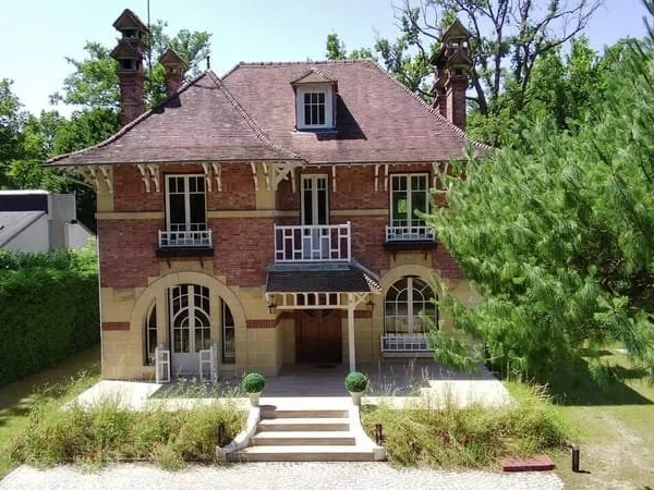 Maison 12 pièces 267 m²
