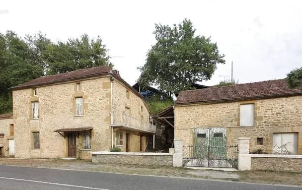 Maison 125m2 3 chambres, grange, annexes et jardin