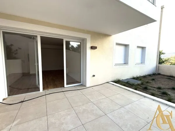 Superbe T3 avec Terrasse et Jardin à Cogolin