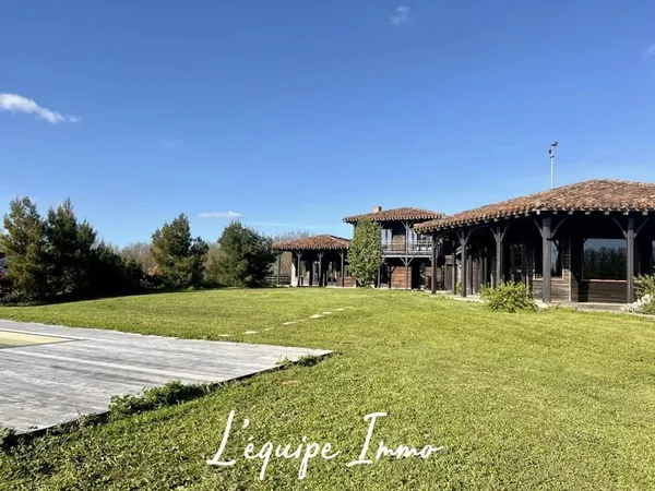 Maison de charme T7 257m2 avec piscine