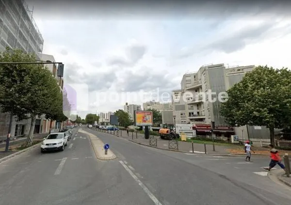 Local commercial 970 m²