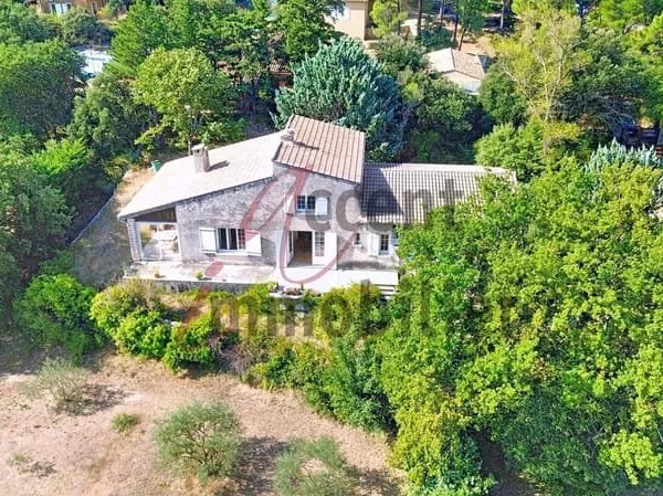 Maison 7 pièces 179 m²