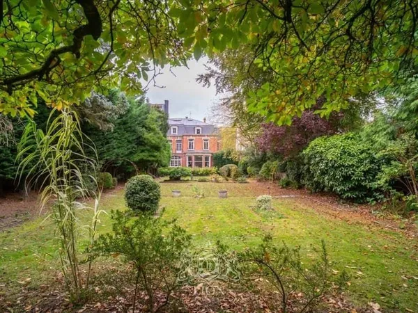 Maison 9 pièces 480 m²