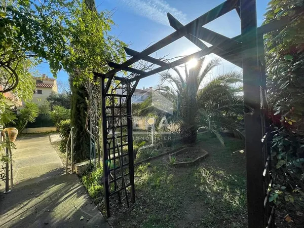 BOMPAS : Maison 3 faces avec garage à vendre 170m2 habitable