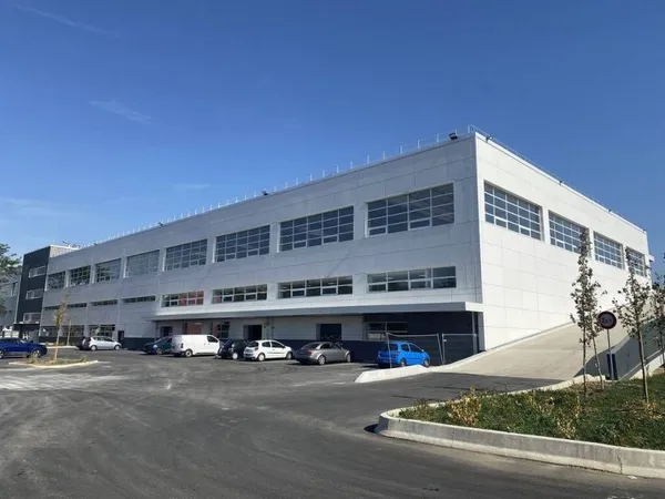 Entrepôt 6323 m²