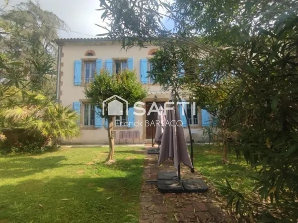 BELLE MAISON EN PIERRE AVEC PISCINE ET JARDIN
