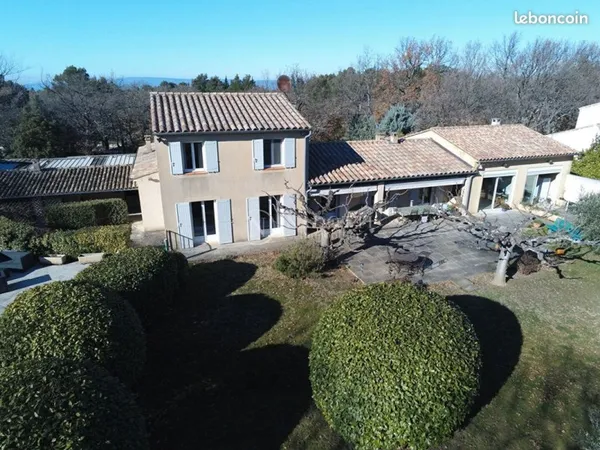 Propriété 10 pièces 252 m²