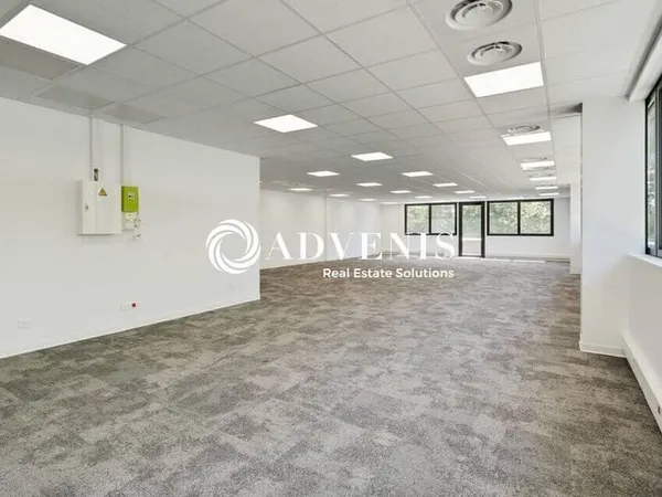 Bureau 87 m²
