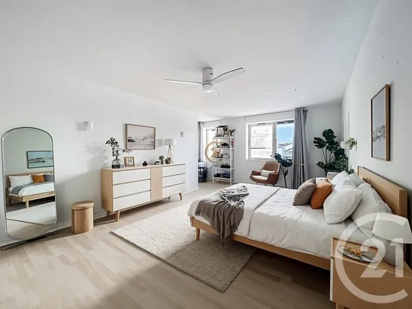Studio 1 pièce 40 m²