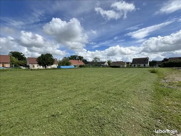 Terrain 989 m² Ainay Le Vieil