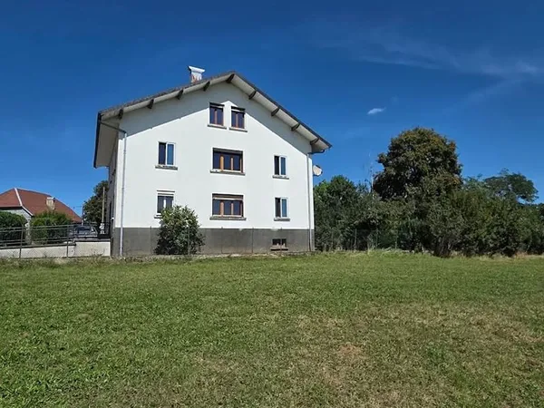 Maison 9 pièces 317 m²