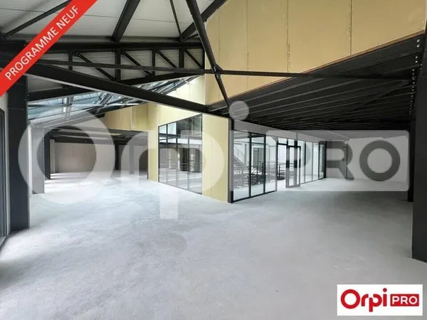 Bureau 101 m²