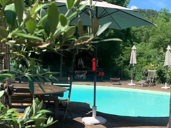 Maison 7 pièces 229 m²