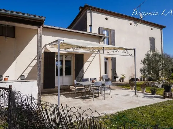 Charmante maison en pierre avec jardin clos ? Proche Agen