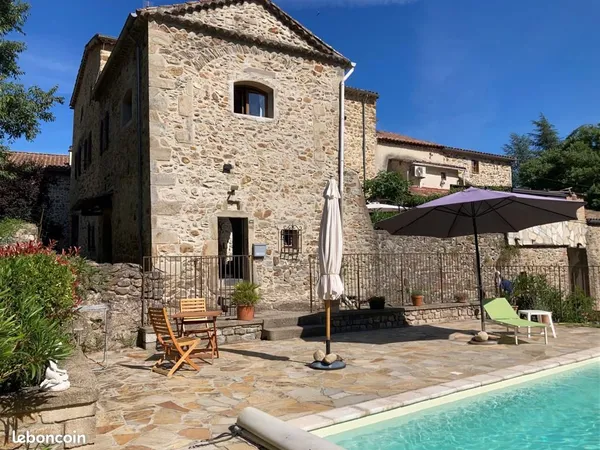 Belle maison à Saint Florent Sur Auzonnet