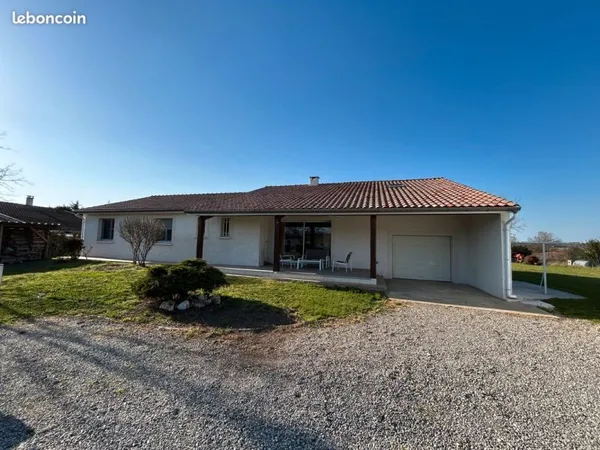 Villa plain pied avec garage et jardin