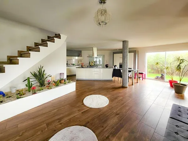 Maison d'architecte - 1200m2 de terrain