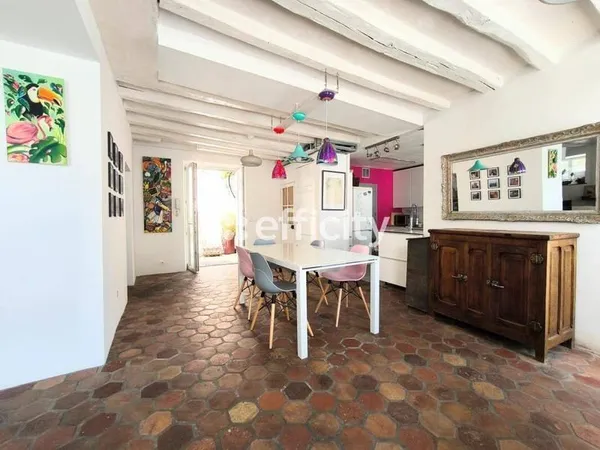 Maison 6 pièces 215 m²