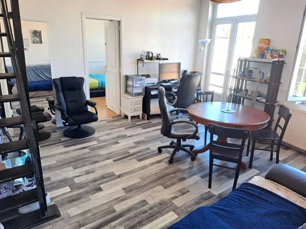 Appartement 4 pièces 10 m²