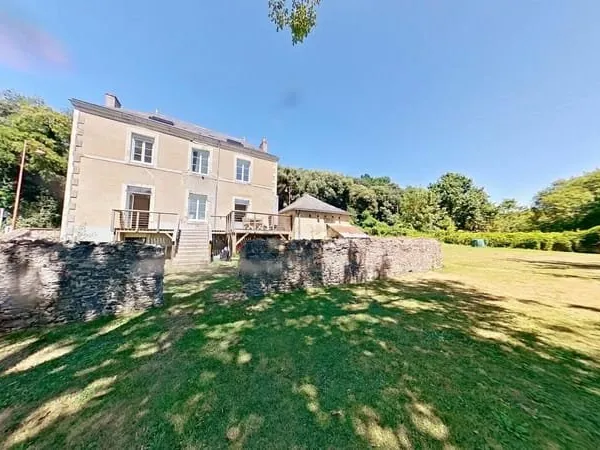 À vendre - Maison rénovée avec jardin au bord de la Sarthe