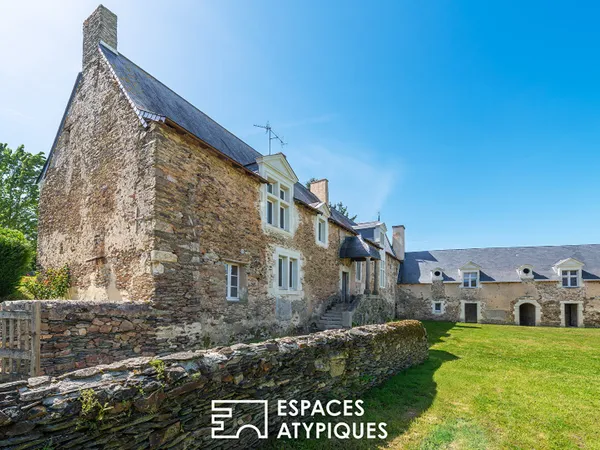 Manoir authentique avec dépendances, un art de vivre aux multiples projets