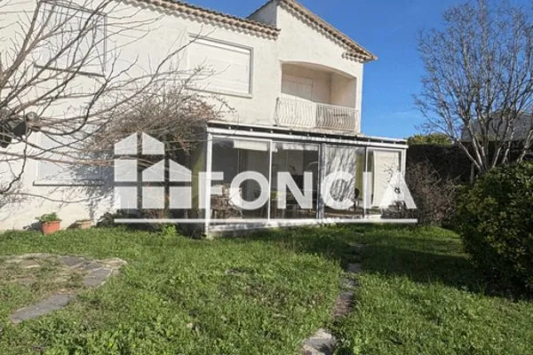 Maison Location Vinassan 5p 125m² 800€