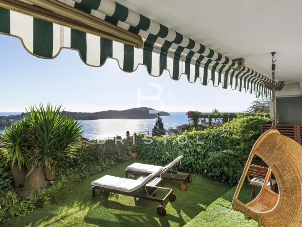 Appartement à Villefranche-sur-Mer - Jardin Privatif et Vue Mer Panoramique