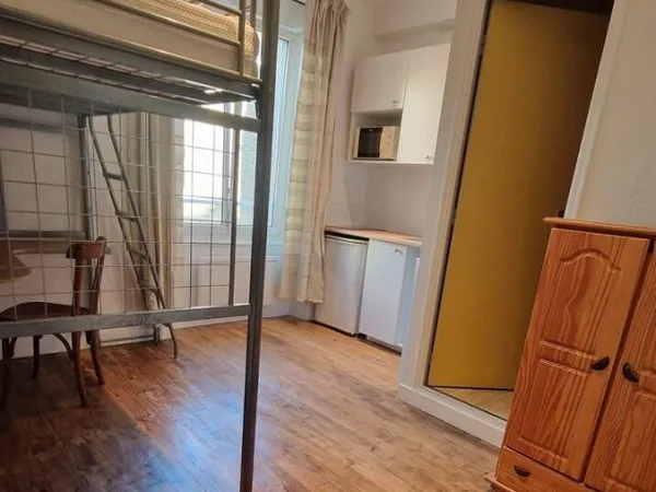 Studio 1 pièce 14 m²