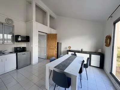 BEL APPARTEMENT T2 MEUBLE EN CENTRE VILLE DE POINTE A PITRE