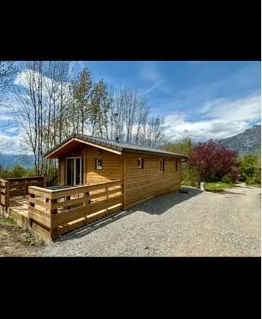 Chalet neuf dans la station de saint léger les mélèzes