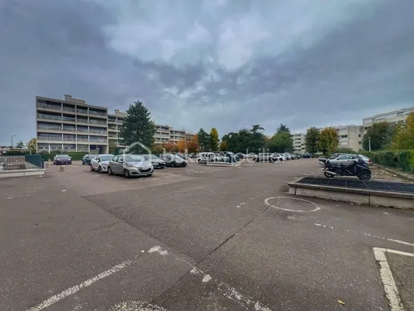 PARKING EXTERIEUR RESIDENCE SECURISEE