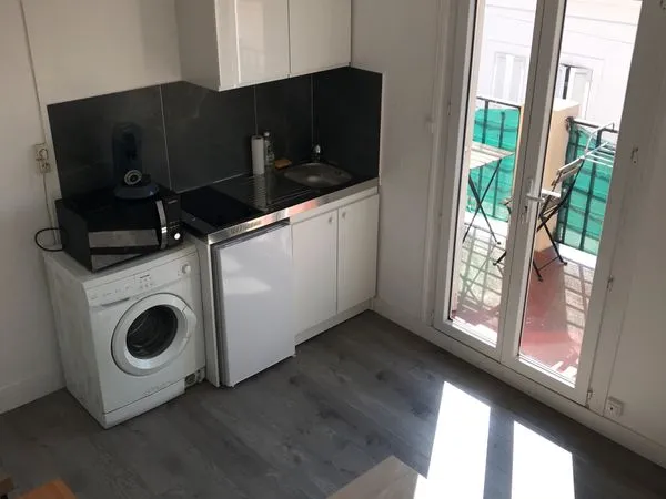 Appartement T1 avec balcon au centre-ville de Toulon, vue mer/sur l'arsenal - Idéal étudiant/profess