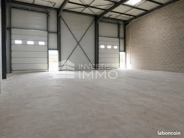 Local bureaux 550 m²