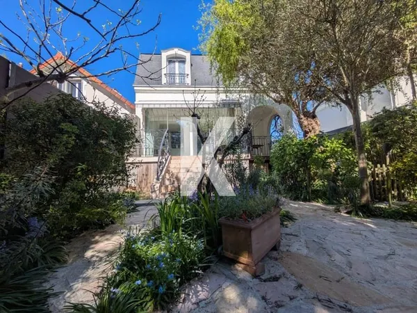 Maison 5 pièces 144 m²