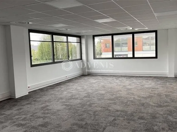 Bureaux 77 m²