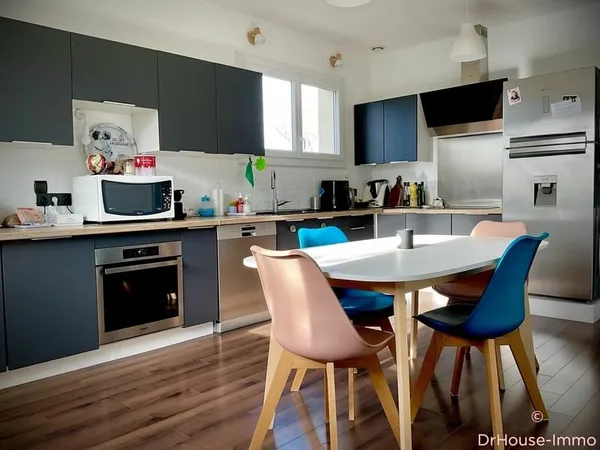 ARTIGUES-PRES-BORDEAUX MAISON T10 DE 262M2