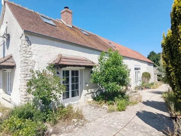 Maison de caractère avec dépendances sur 3172 m2 de terrain