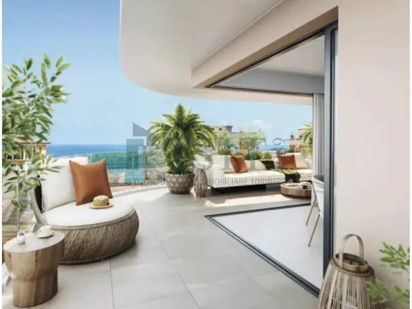 MENTON centre ville, 100 metre mer - 117m² avec deux terrasses de 15 m²