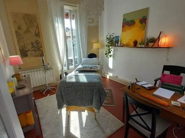 Cabinet à partager 1 sem / 2 à proximité du rd pt du Prado 350 / mois