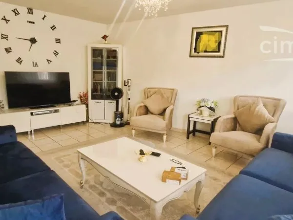 Bel appartement T3 de 89,89 m² avec terrasse – entièrement rénové – emplacement idéal !