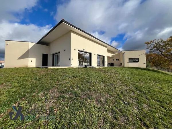 Maison 7 pièces 237 m²