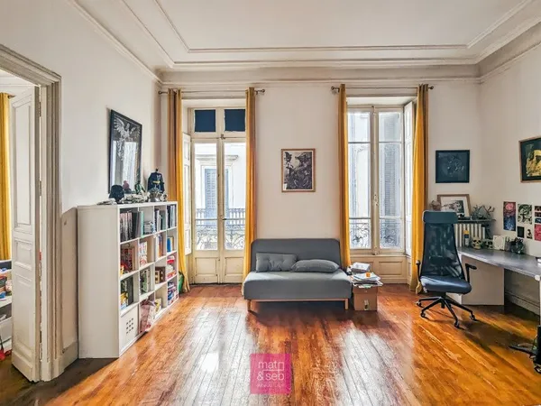 Appartement 5 pièces 167 m²