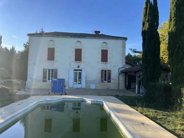 Maison 2 pièces 244 m²