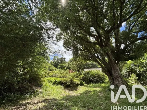 Terrain 888 m²