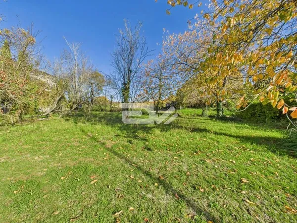 Terrain 383 m²