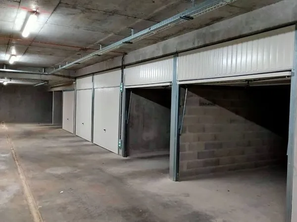 Parking/Garage