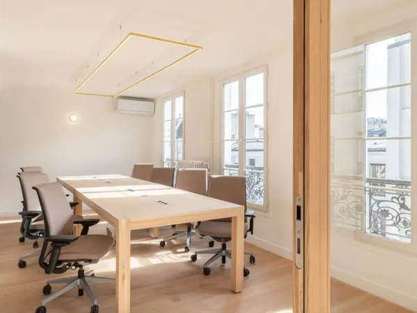 Bureaux 300 m²
