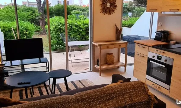 Carnon T1bis / Studio 26m2, terrasse 16m2, piscine, Accès plage et port, climatisé
