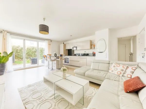 Appartement 3 pièces de 64m², immeuble de standing avec jardin et terrasse de 52m², exposé Sud-Ouest