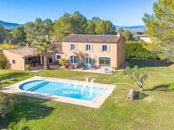 Bastide de 224m² sur 3809 m² paysagés de 2005